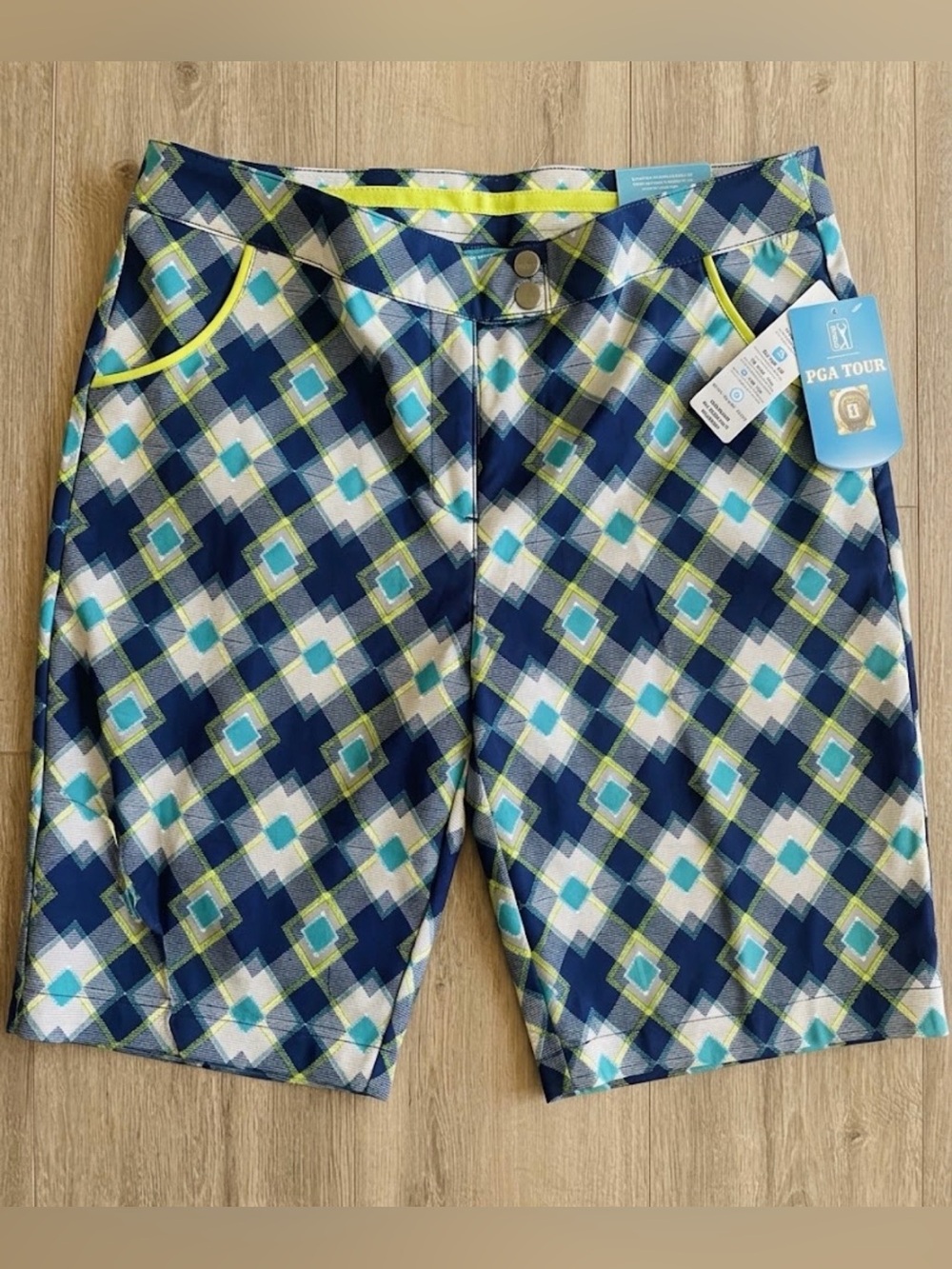 NWT PGA Tour Women's Golf Shorts Plaid Size 10